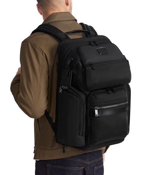 tumi nomatic backpack review